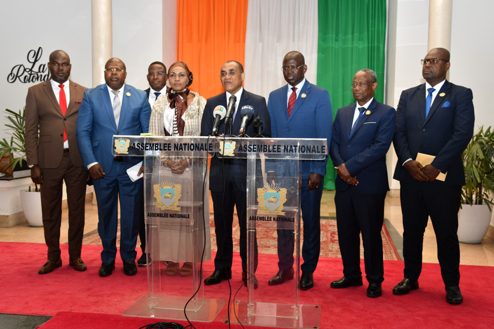 Assemblée nationale – trois projets de ratification de l’ordonnance sur l’ARCOP, ZLECAF, taxes de soutien à l’activité de raffinage : Le ministre  Adama Coulibaly obtient un triple quitus des députés