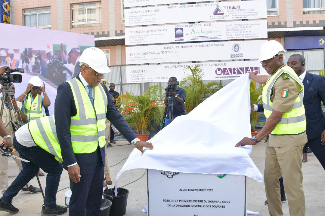 Modernisation des infrastructures douanières : Le Ministre Adama Coulibaly pose la première pierre du nouveau siège de la Direction Générale des Douane