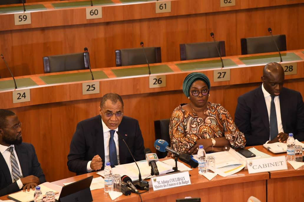 Assemblée nationale / Présentation du projet de loi portant politique d’endettement et de gestion de la dette publique : Le Ministre Adama Coulibaly lève tous les préjugés sur la dette ivoirienne et rassure